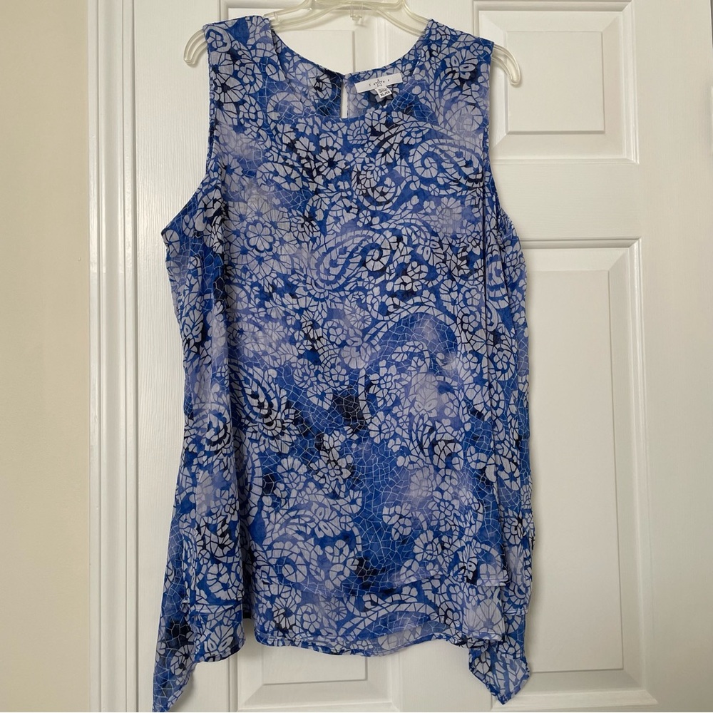 Beautiful paisley tunic top